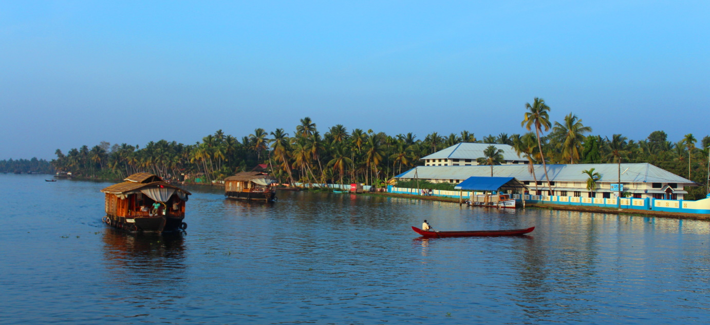 Life in a Kerala Houseboat - Dream Cruise in the Venice of the East